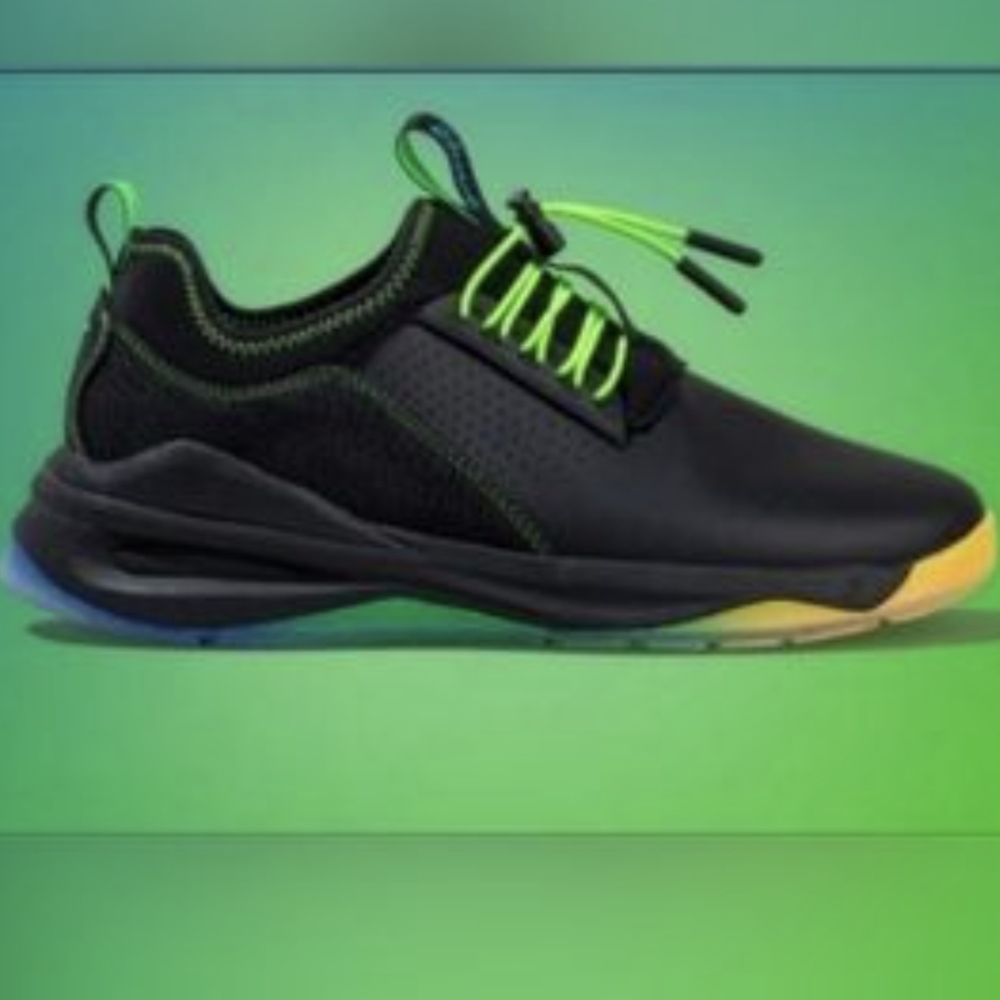 NWOT Limited Edition Lunar Fade Clove Sneakers